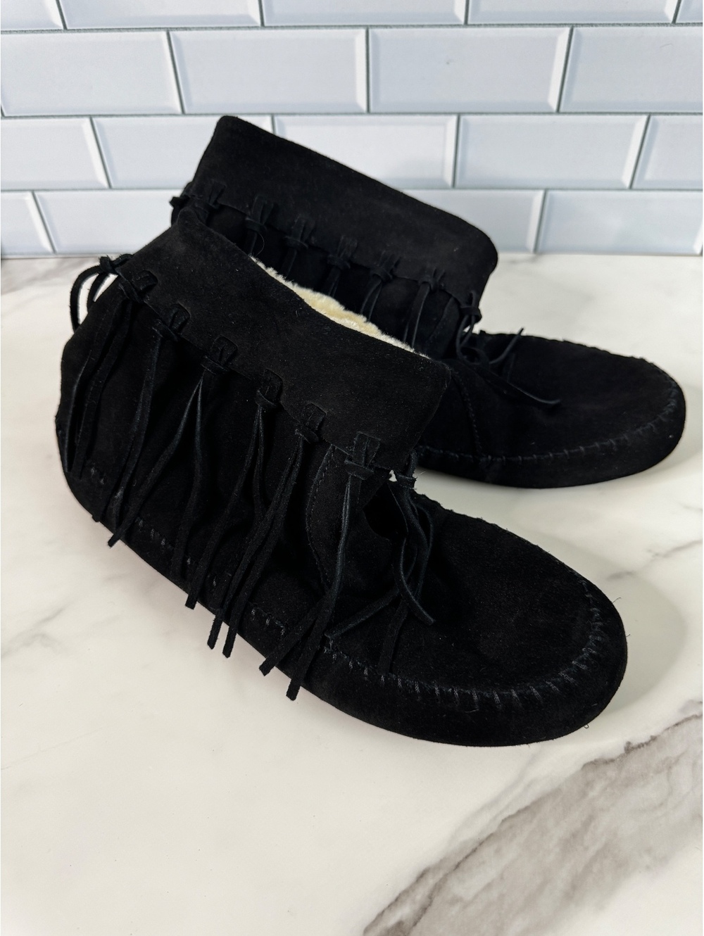 Lucky Brand Womens 10 Black Suede Fringe Faux Fur Lined Moccasin Ankle Boots